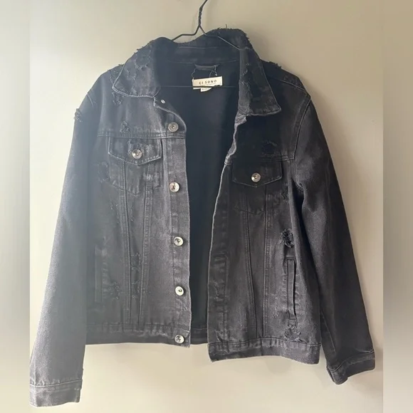 Ci Sono, size small black denim jacket. Long sleeve. Button up. Distressed look - Picture 2 of 7